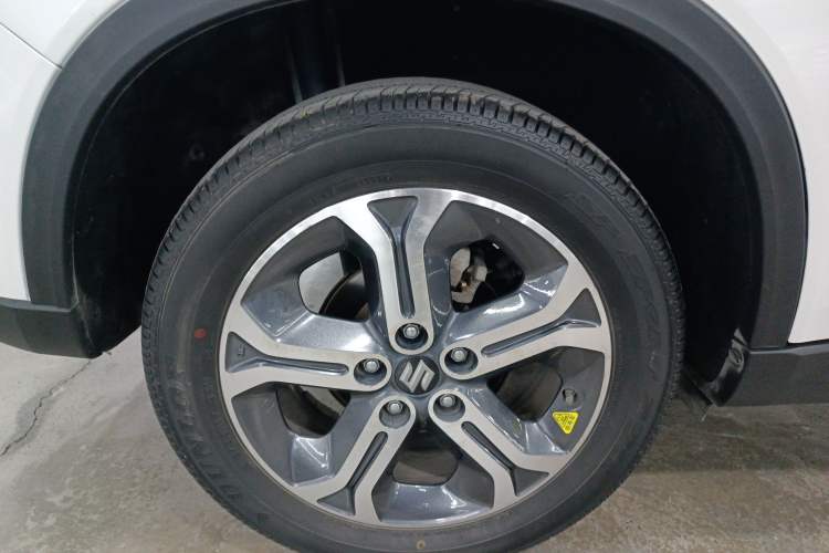 Used Suzuki Vitara 2016 1.4T Automatic Two-Wheel Drive Luxury Version Right Rear Wheel Hub
