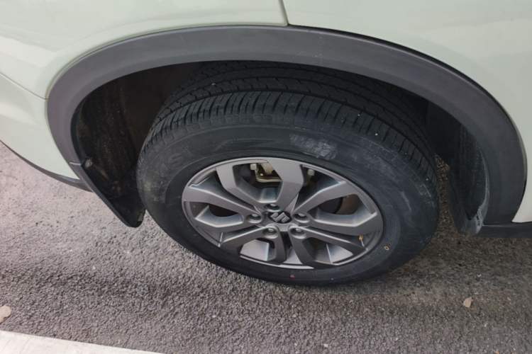 Used Suzuki Vitara 2016 1.6L Manual Two-Wheel Drive Entry-Level Trim Right Rear Wheel Hub