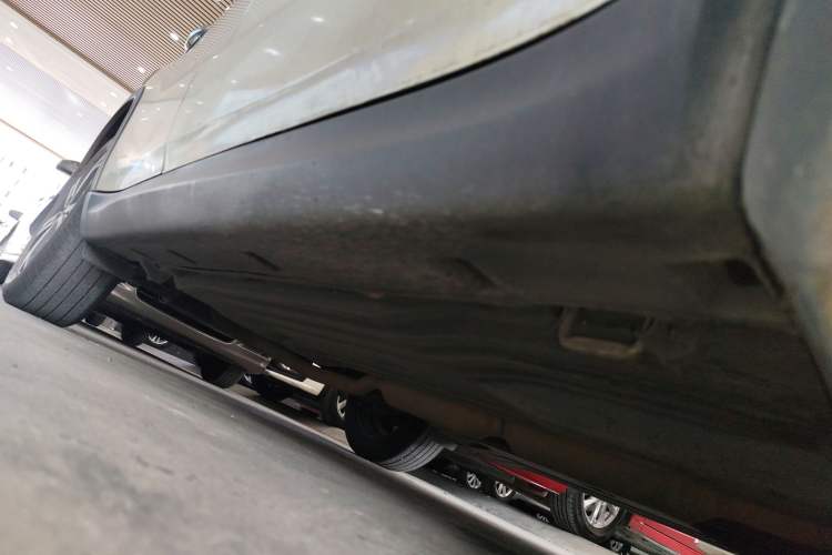 Used Suzuki Vitara 2016 1.4T Automatic Two-Wheel Drive Luxury Version Right Side Sill