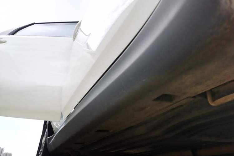 Used Suzuki Vitara 2016 1.6L Manual Two-Wheel Drive Entry-Level Trim Right Side Sill