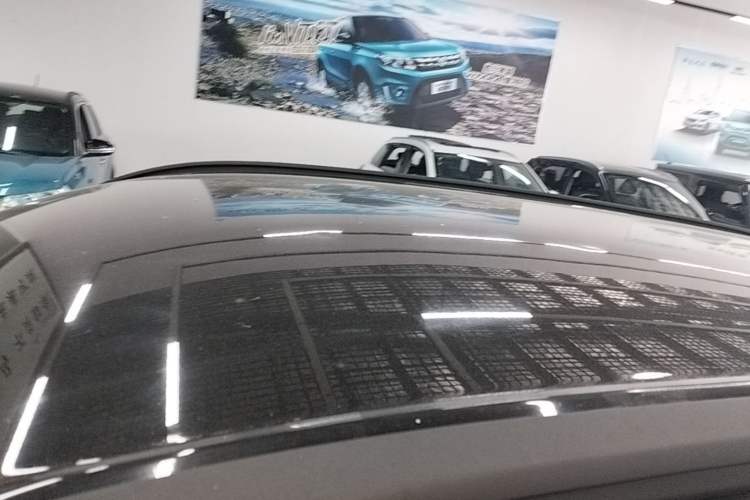 Used Suzuki Vitara 2016 1.4T Manual Two-Wheel-Drive Elite Model Roof
