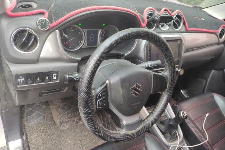 Used Suzuki Vitara 2016 1.6L Manual Two-Wheel Drive Entry-Level Trim Steering Wheel