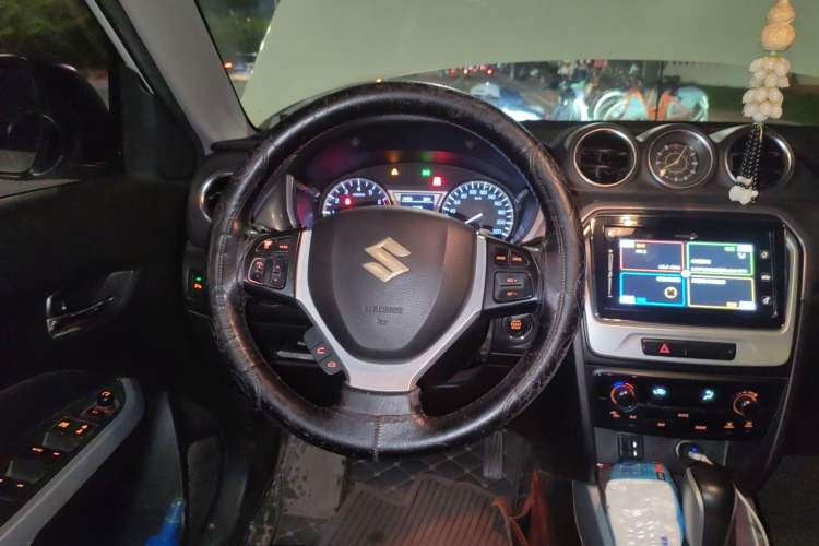Used Suzuki Vitara 2016 1.4T Automatic Two-Wheel Drive Luxury Version Steering Wheel