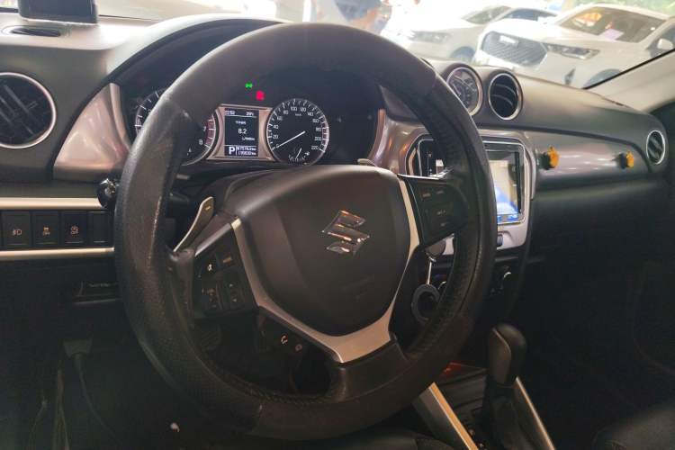 Used Suzuki Vitara 2016 1.4T Automatic Two-Wheel Drive Luxury Version Steering Wheel