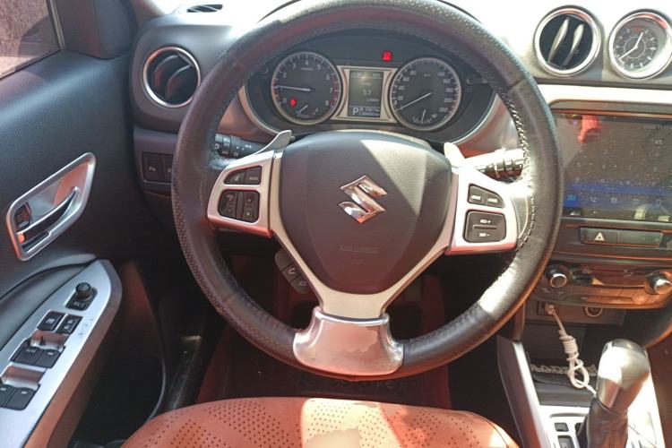 Used Suzuki Vitara 2016 1.4T Automatic Two-Wheel Drive Luxury Version Steering Wheel