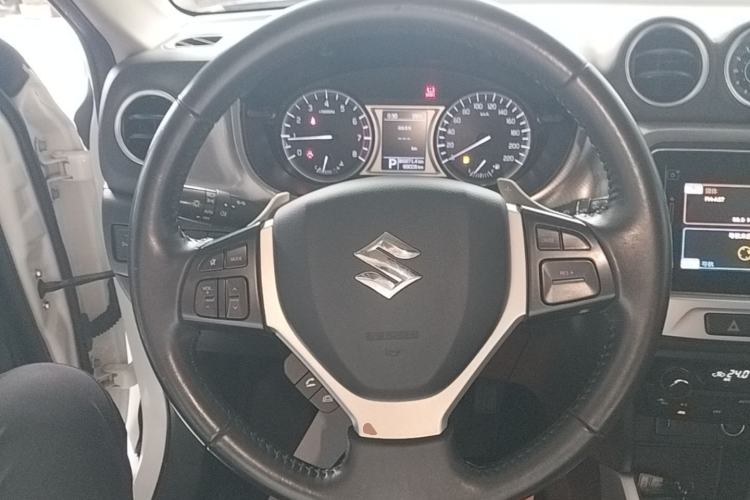 Used Suzuki Vitara 2016 1.4T Automatic Two-Wheel Drive Luxury Version Steering Wheel