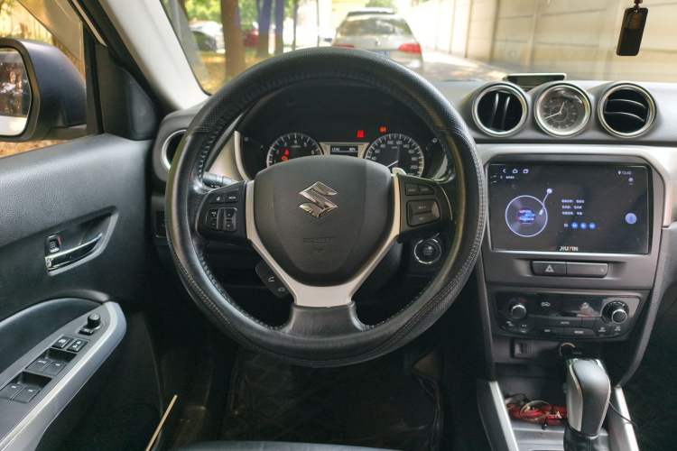 Used Suzuki Vitara 2016 1.4T Automatic Two-Wheel Drive Luxury Version Steering Wheel