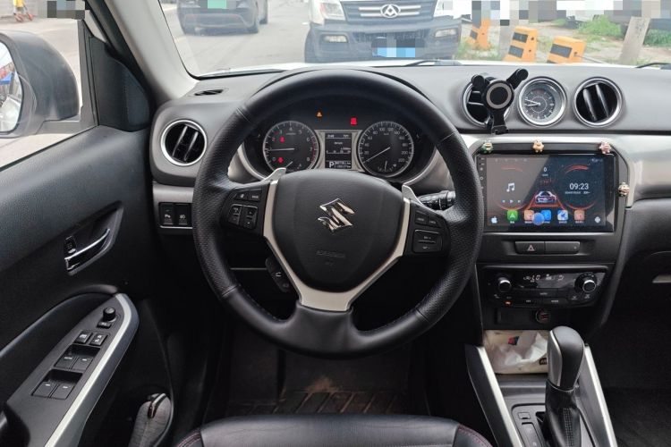 Used Suzuki Vitara 2016 1.4T Automatic Two-Wheel Drive Luxury Version Steering Wheel