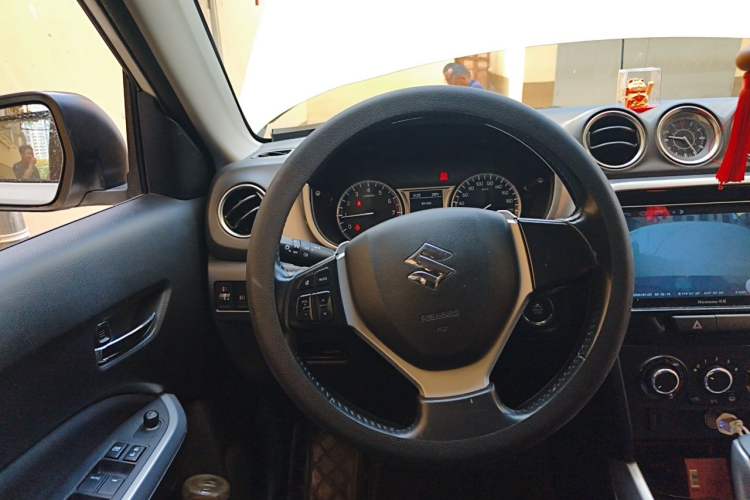 Used Suzuki Vitara 2016 1.4T Automatic Two-Wheel Drive Elite Model Steering Wheel