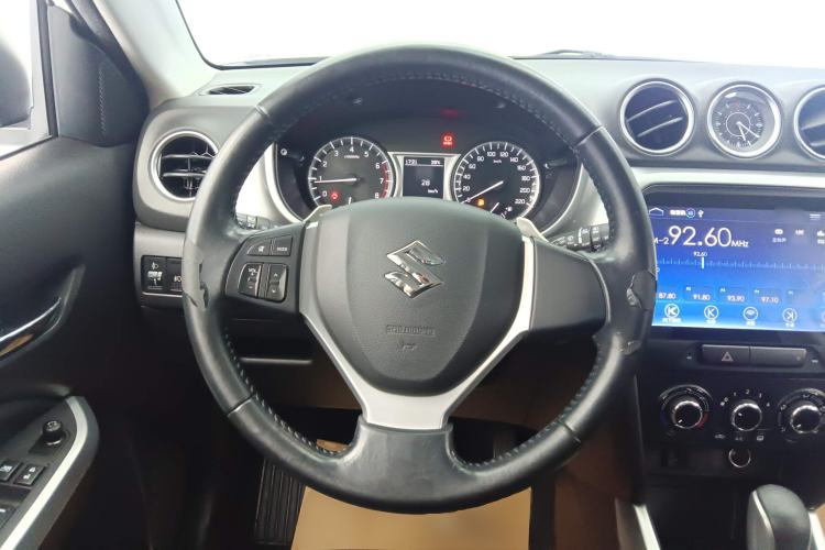 Used Suzuki Vitara 2016 1.4T Automatic Two-Wheel Drive Elite Model Steering Wheel