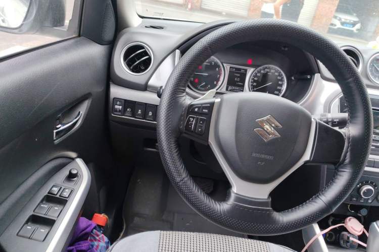 Used Suzuki Vitara 2016 1.4T Automatic Two-Wheel Drive Elite Model Steering Wheel