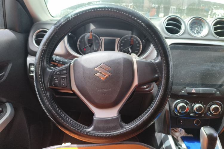 Used Suzuki Vitara 2016 1.4T Automatic Two-Wheel Drive Elite Model Steering Wheel