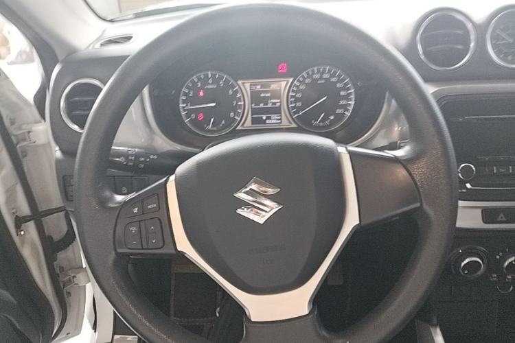 Used Suzuki Vitara 2016 1.6L Manual Two-Wheel Drive Entry-Level Trim Steering Wheel