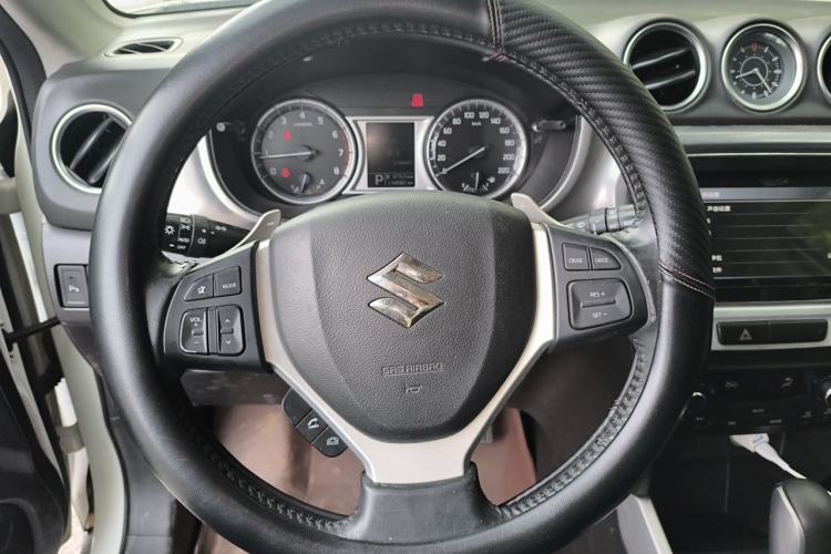 Used Suzuki Vitara 2016 1.4T Automatic Two-Wheel Drive Luxury Version Steering Wheel