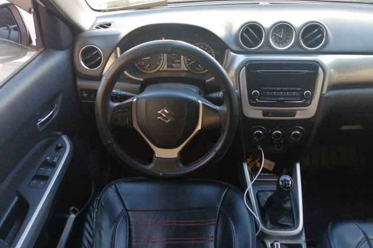 Used Suzuki Vitara 2016 1.6L Manual Two-Wheel Drive Entry-Level Trim Steering Wheel