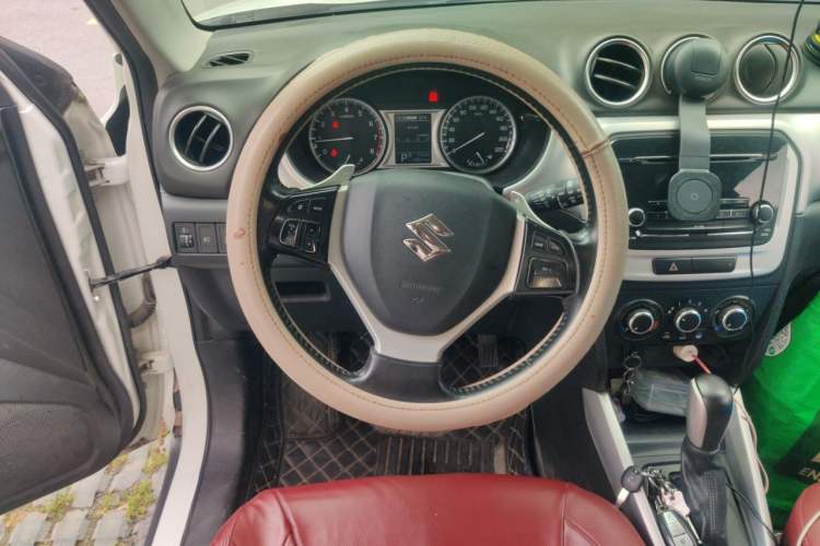 Used Suzuki Vitara 2016 1.4T Automatic All-Wheel-Drive Elite Model Steering Wheel