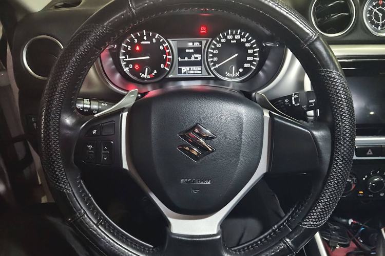 Used Suzuki Vitara 2016 1.4T Automatic All-Wheel Drive Leading Version Steering Wheel