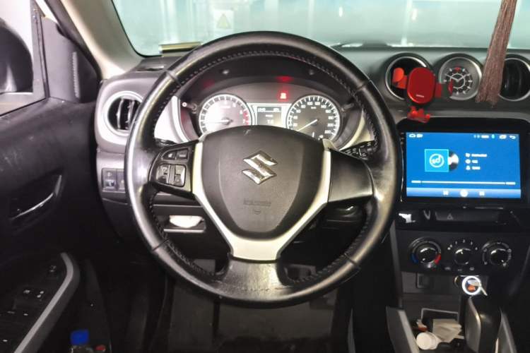 Used Suzuki Vitara 2016 1.4T Automatic Two-Wheel Drive Elite Model Steering Wheel