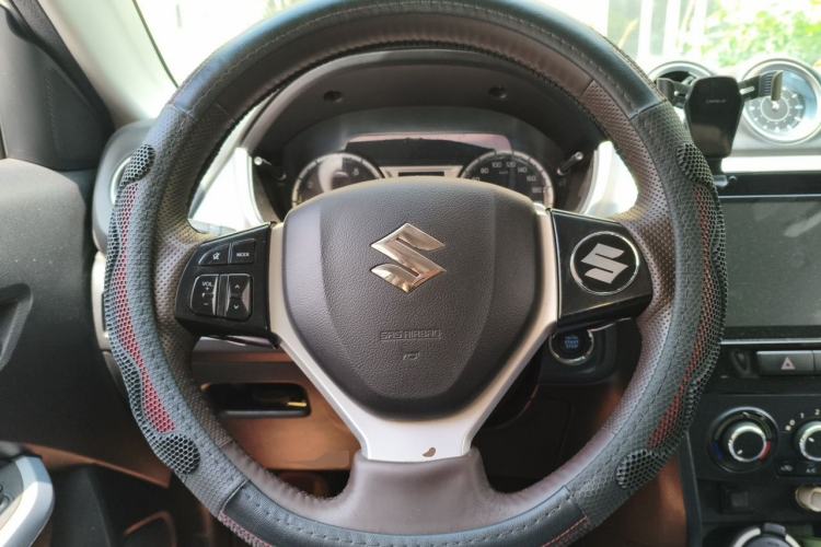Used Suzuki Vitara 2016 1.4T Automatic Two-Wheel Drive Elite Model Steering Wheel