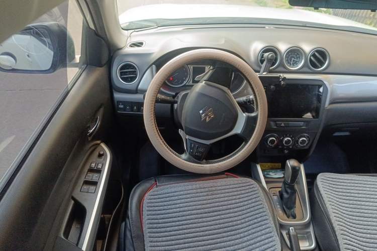 Used Suzuki Vitara 2016 1.4T Automatic Two-Wheel Drive Elite Model Steering Wheel