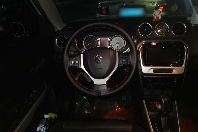 Used Suzuki Vitara 2016 1.4T Automatic Two-Wheel Drive Luxury Version Steering Wheel