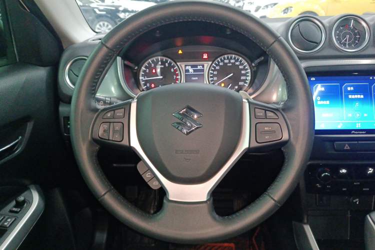 Used Suzuki Vitara 2016 1.4T Automatic Two-Wheel Drive Luxury Version Steering Wheel