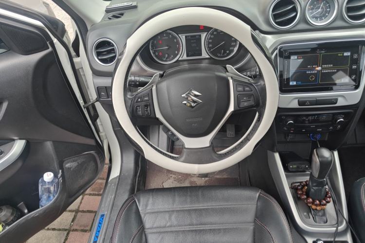 Used Suzuki Vitara 2016 1.4T Automatic Two-Wheel Drive Luxury Version Steering Wheel
