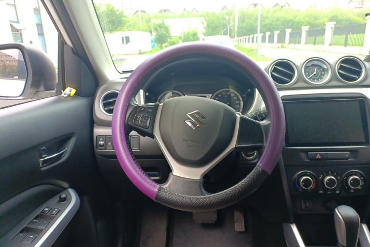 Used Suzuki Vitara 2016 1.4T Automatic Two-Wheel Drive Elite Model Steering Wheel