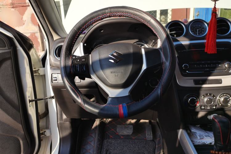 Used Suzuki Vitara 2016 1.4T Automatic Two-Wheel Drive Elite Model Steering Wheel