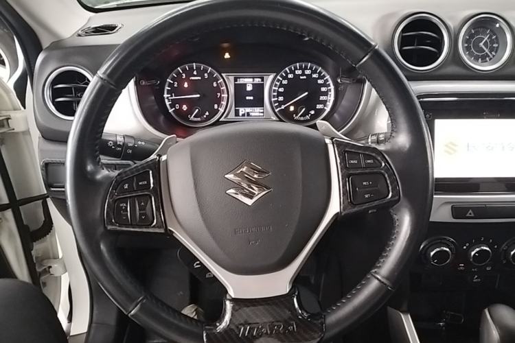 Used Suzuki Vitara 2016 1.4T Automatic All-Wheel Drive Leading Version Steering Wheel