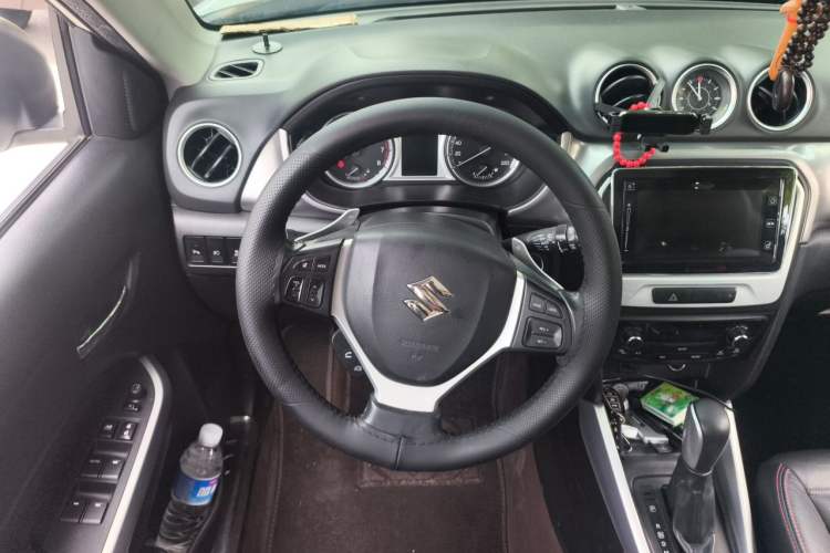 Used Suzuki Vitara 2016 1.4T Automatic Two-Wheel Drive Luxury Version Steering Wheel