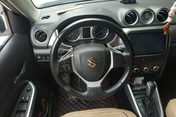 Used Suzuki Vitara 2016 1.4T Automatic Two-Wheel Drive Elite Model Steering Wheel