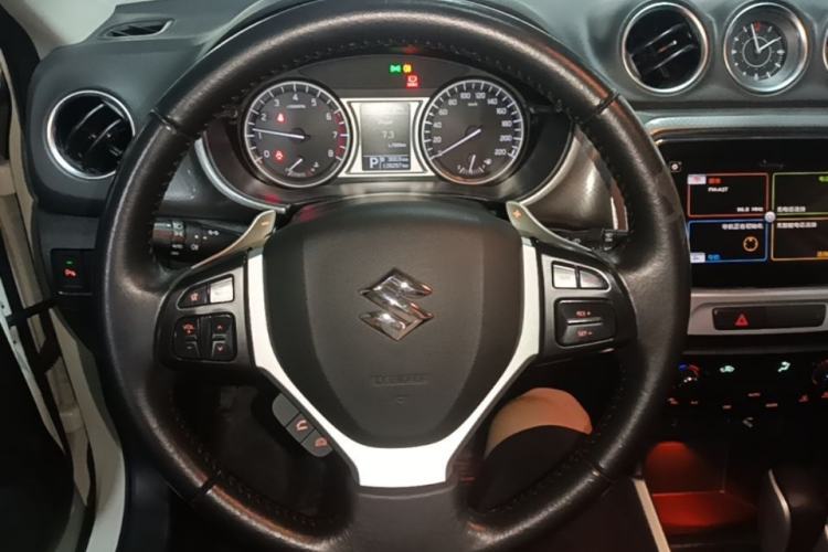 Used Suzuki Vitara 2016 1.4T Automatic Two-Wheel Drive Luxury Version Steering Wheel