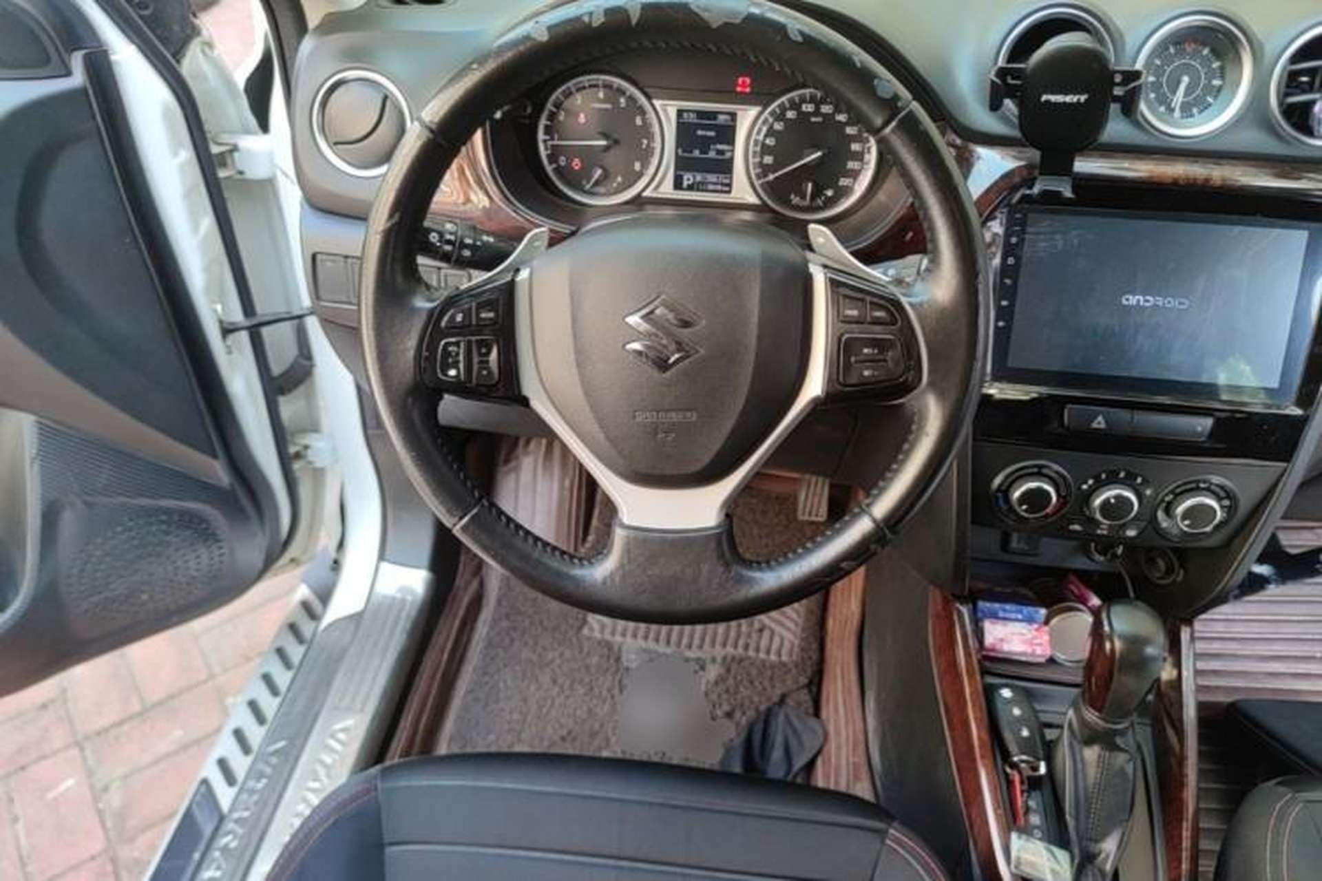 Used Suzuki Vitara 2016 1.4T Automatic Two-Wheel Drive Elite Model Steering Wheel