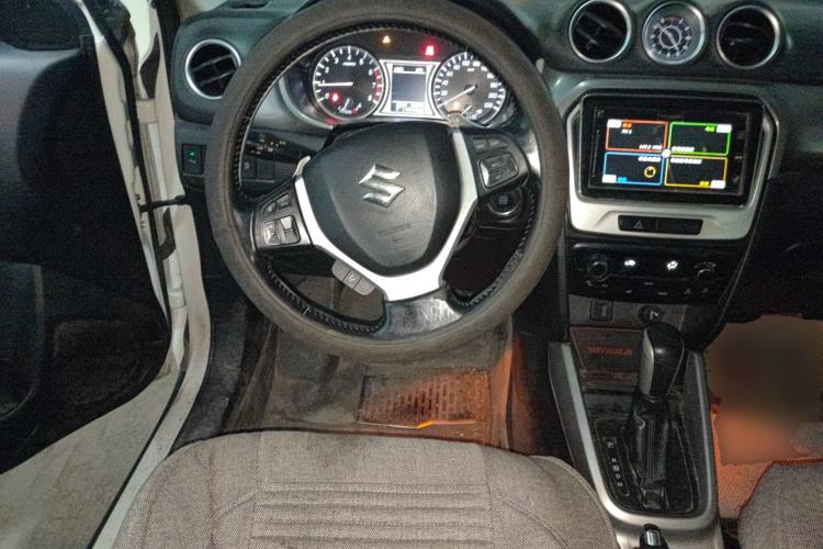 Used Suzuki Vitara 2016 1.4T Automatic Two-Wheel Drive Luxury Version Steering Wheel