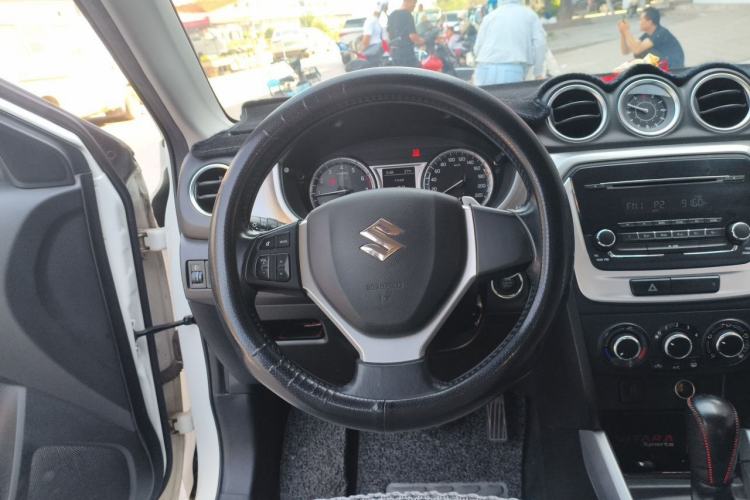 Used Suzuki Vitara 2016 1.4T Automatic Two-Wheel Drive Elite Model Steering Wheel