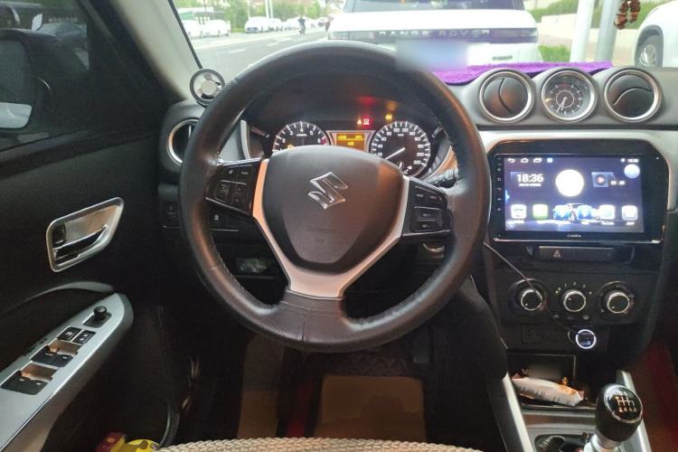 Used Suzuki Vitara 2016 1.4T Manual Two-Wheel-Drive Elite Model Steering Wheel