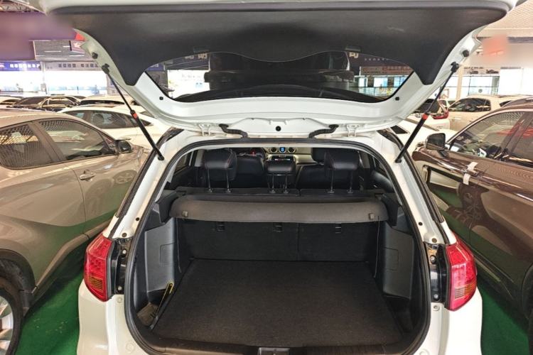 Used Suzuki Vitara 2016 1.4T Automatic Two-Wheel Drive Luxury Version Trunk