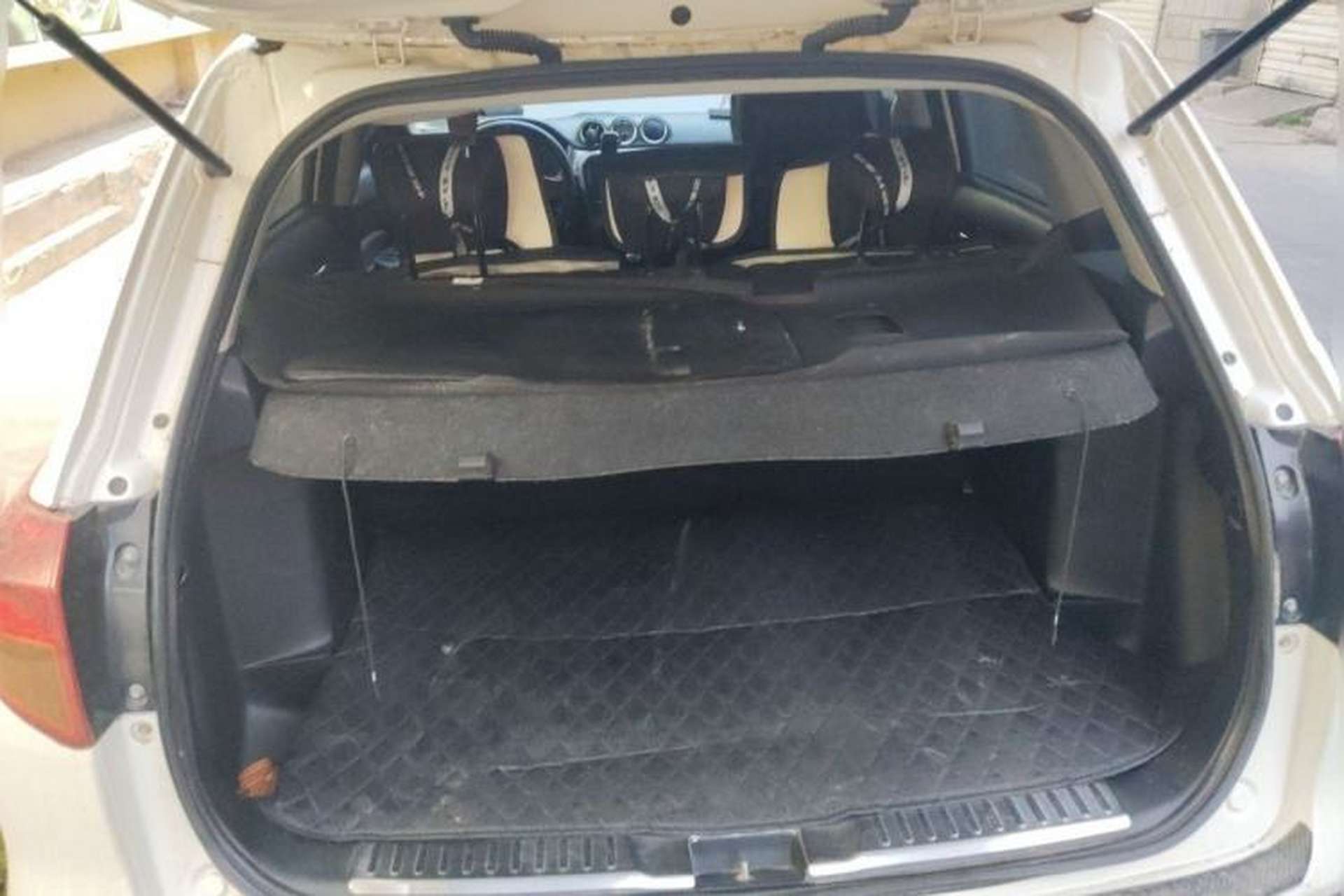 Used Suzuki Vitara 2016 1.6L Manual Two-Wheel Drive Entry-Level Trim Trunk