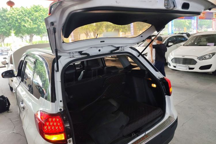 Used Suzuki Vitara 2016 1.4T Automatic Two-Wheel Drive Luxury Version Trunk
