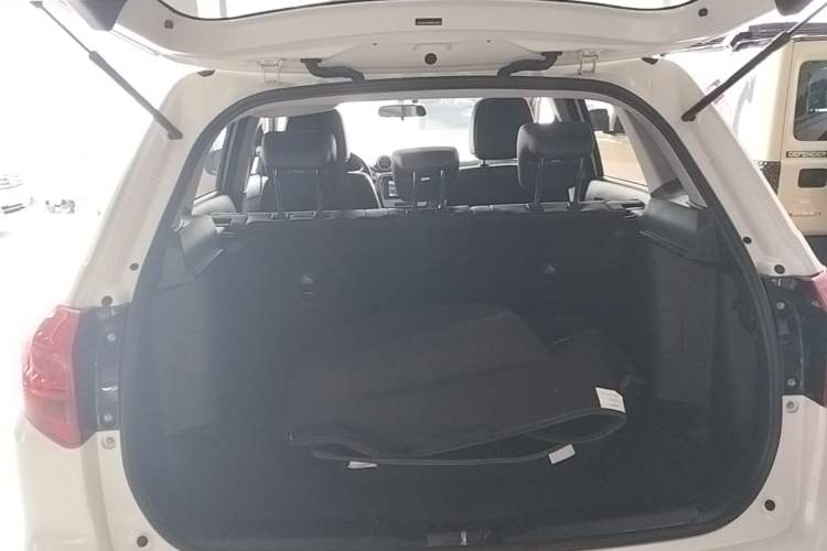 Used Suzuki Vitara 2016 1.4T Automatic Two-Wheel Drive Luxury Version Trunk