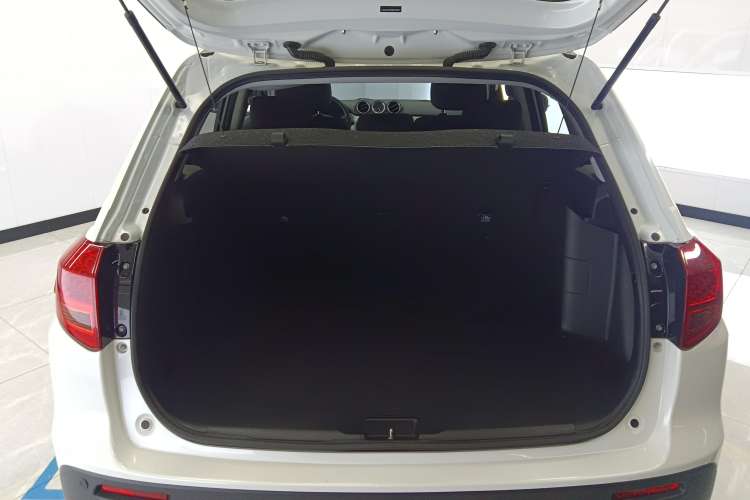Used Suzuki Vitara 2016 1.4T Automatic Two-Wheel Drive Elite Model Trunk