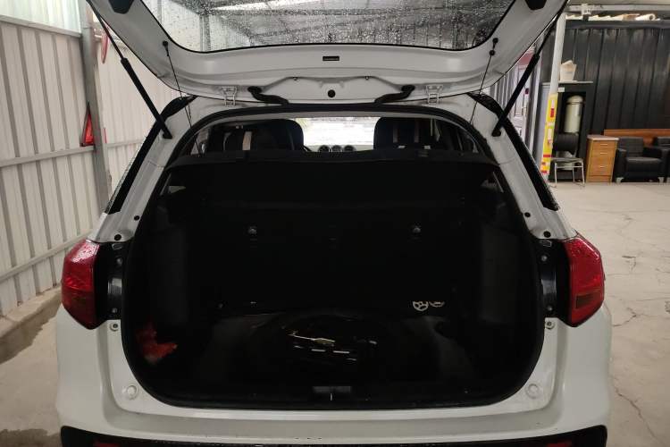 Used Suzuki Vitara 2016 1.4T Automatic Two-Wheel Drive Elite Model Trunk