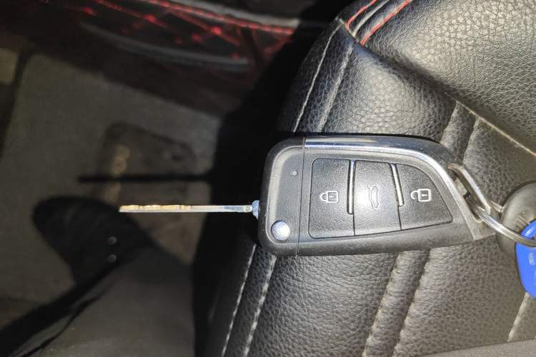 Used Suzuki Vitara 2016 1.6L Manual Two-Wheel Drive Entry-Level Trim Vehicle Key