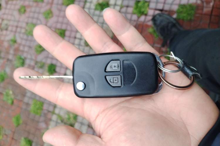 Used Suzuki Vitara 2016 1.6L Manual Two-Wheel Drive Entry-Level Trim Vehicle Key
