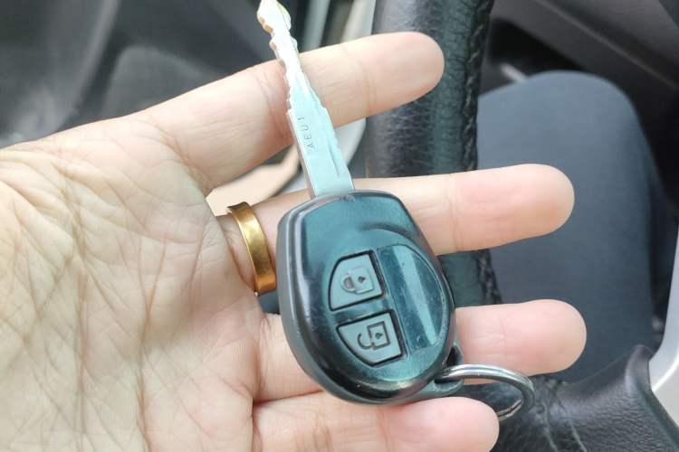 Used Suzuki Vitara 2016 1.6L Manual Two-Wheel Drive Entry-Level Trim Vehicle Key