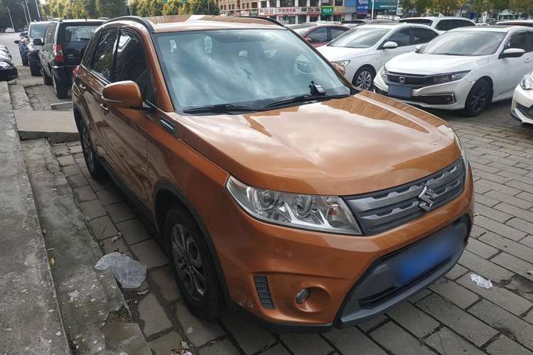 Used Suzuki Vitara 2016 1.6L Manual Two-Wheel Drive Entry-Level Trim Front Right 45 Deg
