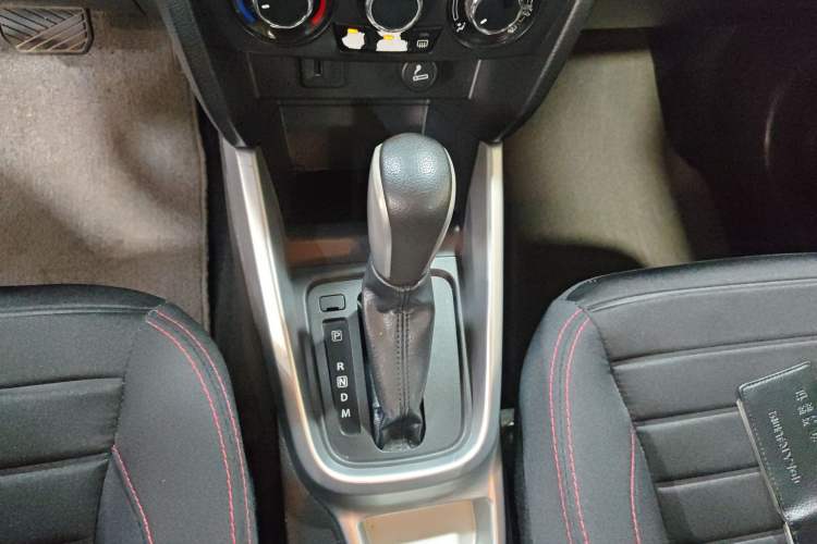 Used Suzuki Vitara 2016 1.4T Automatic Two-Wheel Drive Elite Model Gear Lever