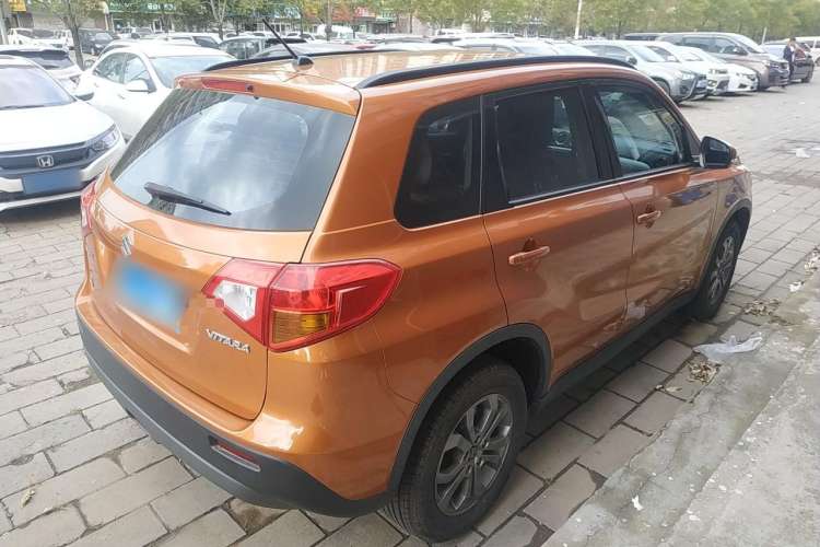 Used Suzuki Vitara 2016 1.6L Manual Two-Wheel Drive Entry-Level Trim Rear Right 45 Deg