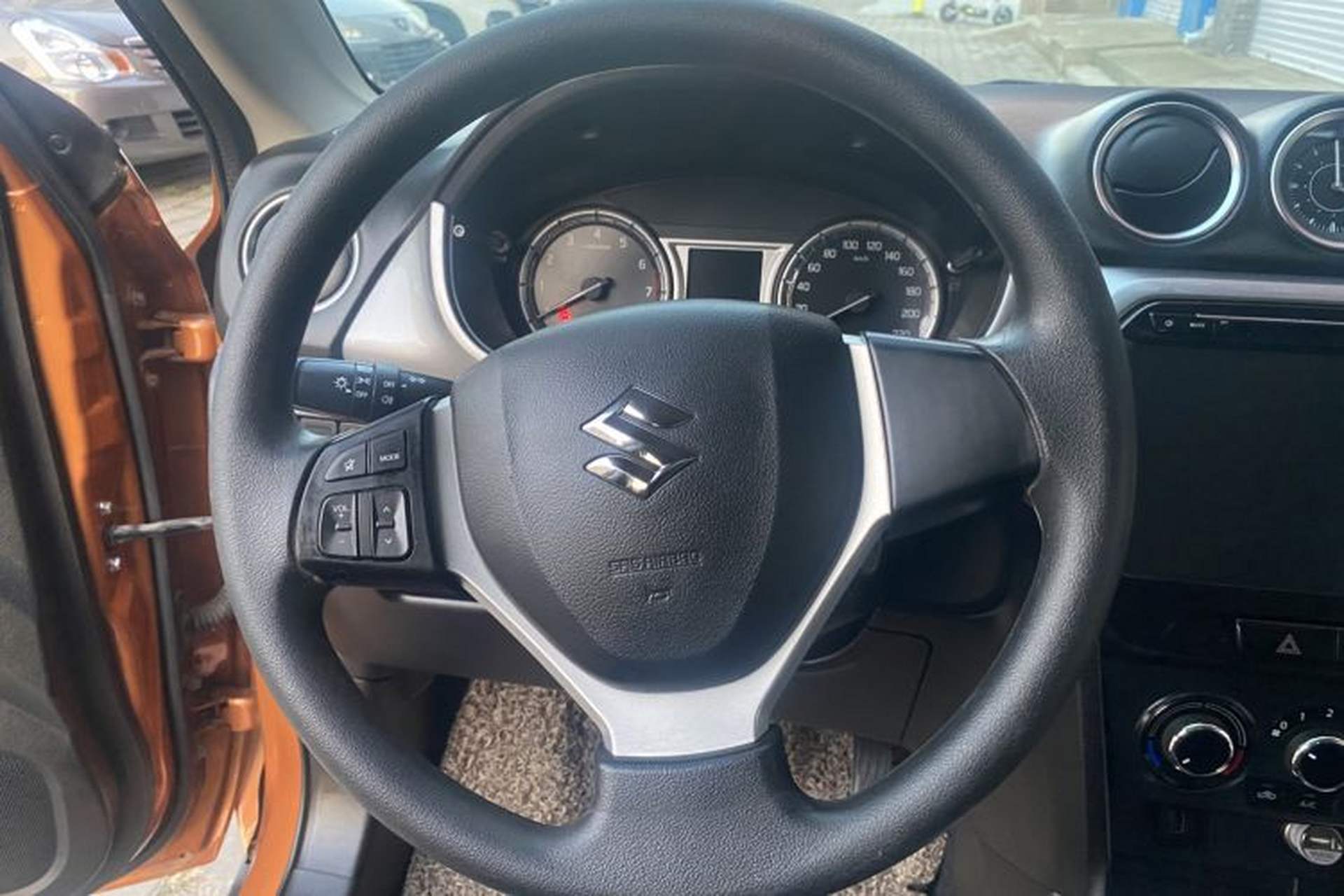 Used Suzuki Vitara 2016 1.6L Manual Two-Wheel Drive Entry-Level Trim Steering Wheel